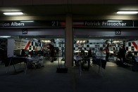 Verhetetlen a Renault? – Bahrein 1. időmérő 52