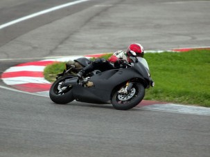 Már tesztelik a 200 lóerős Ducatit