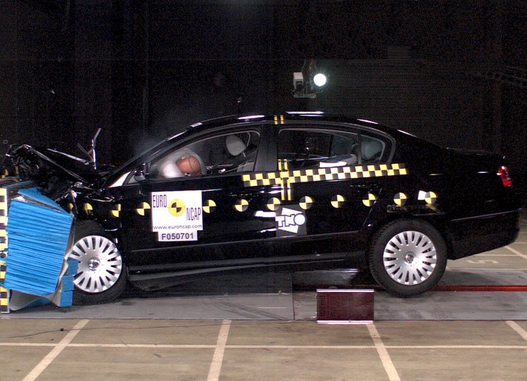 Az összesen 34 pontból 14-et kapott az autó a frontális ütközésvédelemre