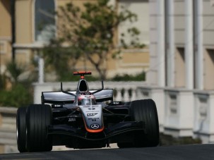 Räikkönené a pole Monacóban