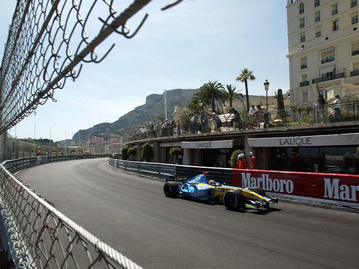 5087_49203_1000x700.jpg | Vezess | Vezess Frenando Alonso továbbra is remek formában autózik a Renault-val, de Kimi Räikkönnen ezúttal is fölé tudott kerekedni