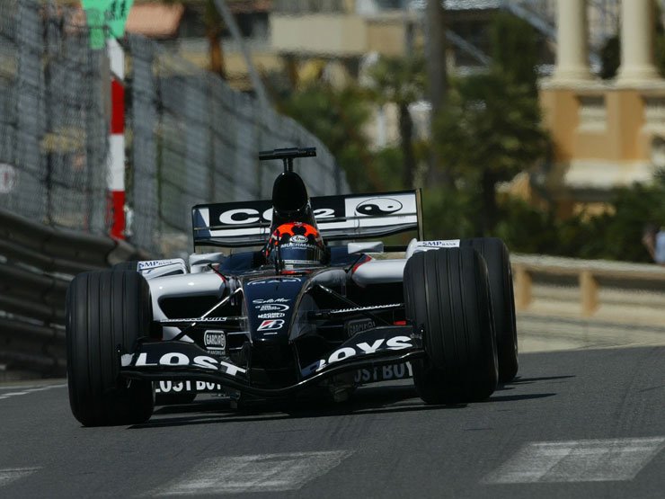 5087_49205_1000x700.jpg | Vezess | Vezess Beérett a Minardi 2005-ös fejlesztése, mindkét autójuk gyorsabb volt a Jordaneknél