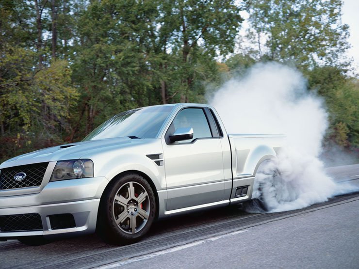 A gumiégetés mellett országos tuningtalálkozó, veterán és amerikai autó felvonulás is lesz