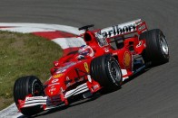 Räikkönen az utolsó körben bukott! 25