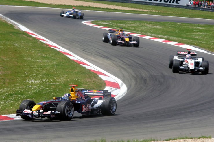 Räikkönen az utolsó körben bukott! 17