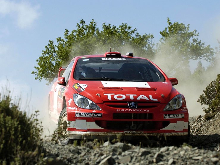 Tavaly Grönholm volt a leggyorsabb, de szabálytalan vízpumpa miatt elvették győzelmét. A peugeot-s páros nyerni jön Ciprusra