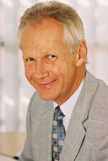 25 százalékkal több BMW és MINI kelt el az idei első 4 hónapban, mint 2004 azonos időszakában - mondta Tilo von Harling, a BMW Magyarország ügyvezetője