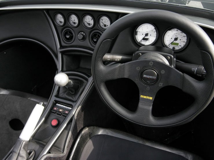 Sokat kulturálódott a Caterham Seven belseje az ősökhöz képest