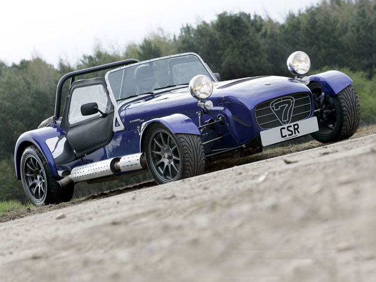 Sportmotorokkal is leállhat a Caterham sofőrje versenyezni, mivel autók között nem akad ellenfele