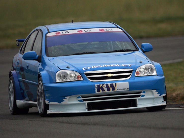 A három Lacetti még csak közepes teljesítményt nyújtott a WTCC versenyein