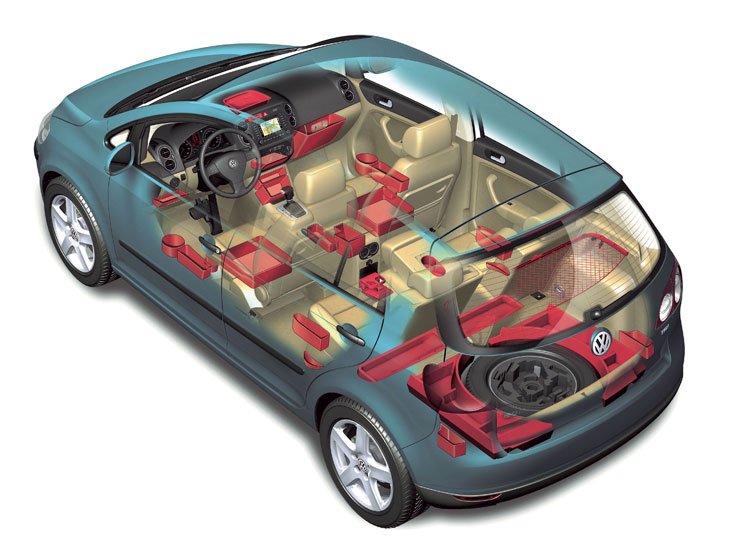 Extrák esetén akár 43 tároló- és rögzítőmegoldást is tartalmaz a Golf Plus