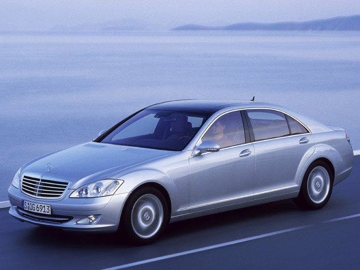 Egy dízel és három benzines motort jelentett be a Mercedes. Később várhatóan bővül a paletta 