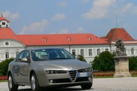 Vezettük: Alfa Romeo 159 – Borotvált macsó 37