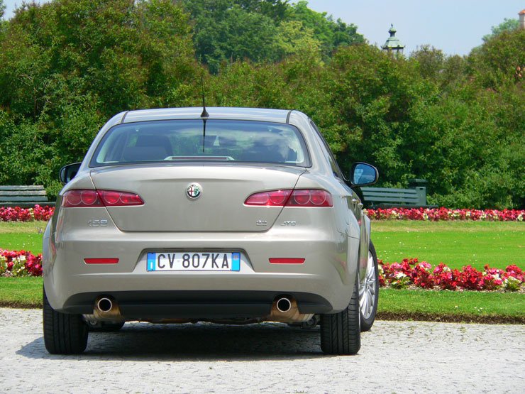 Vezettük: Alfa Romeo 159 – Borotvált macsó 10