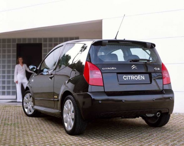 10 000 autós mínusz itthon