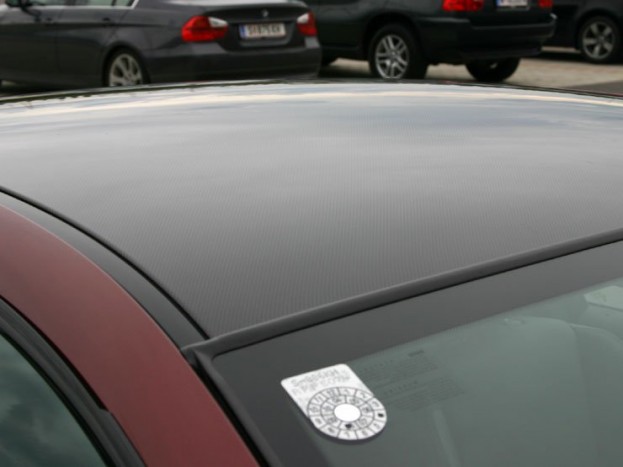 Szériaautóban először a BMW M6-on készítették a tetőt karbonból