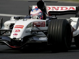 Schumacher újra az első sorban