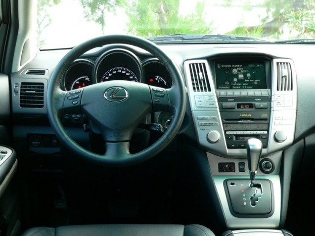 Vezettük: Lexus RX 400h – Feszültségoldó 13