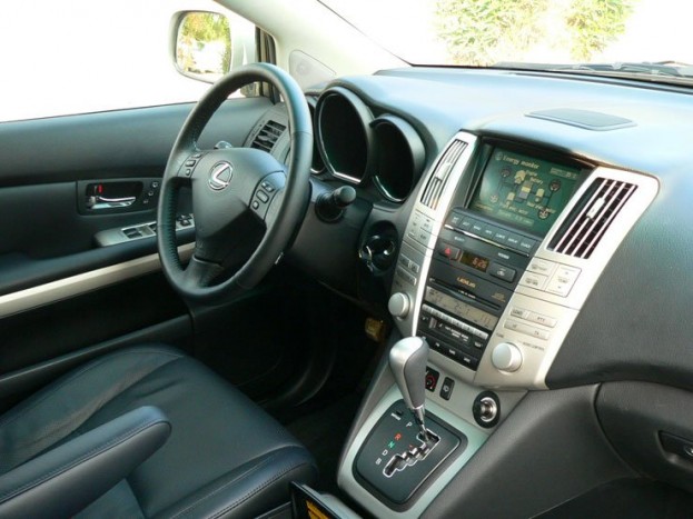 Vezettük: Lexus RX 400h – Feszültségoldó 8