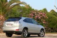 Vezettük: Lexus RX 400h – Feszültségoldó 72