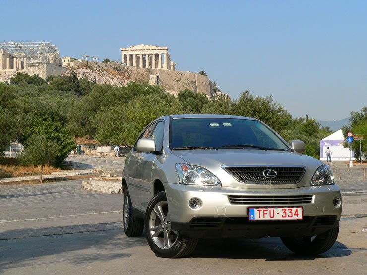 Vezettük: Lexus RX 400h – Feszültségoldó 33