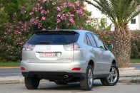 Vezettük: Lexus RX 400h – Feszültségoldó 81