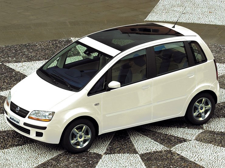 Június 17-19-én nyílt hétvégével kezdi meg az importőr a Fiat Idea forgalmazását