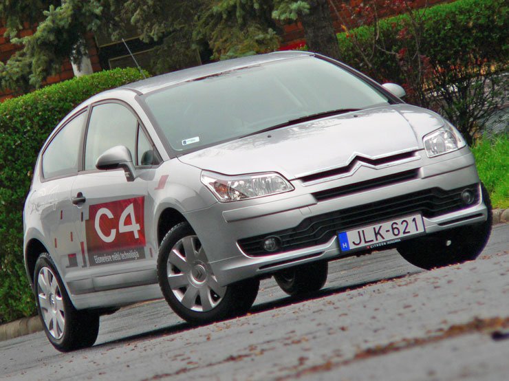 Teszt: Citroën C4 Coupé VTR 1.6i 16V - Vakító csáberő