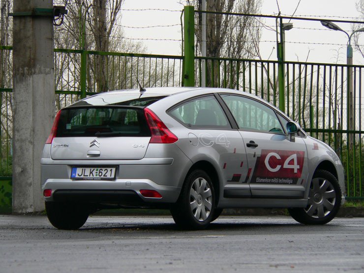 Teszt: Citroën C4 Coupé VTR 1.6i 16V – Vakító csáberő 23