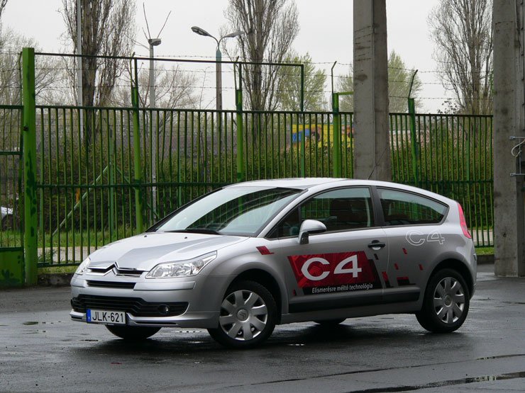 Teszt: Citroën C4 Coupé VTR 1.6i 16V – Vakító csáberő 26