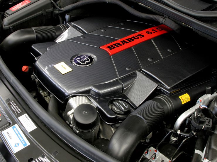 5565_54326_1000x700.jpg | Vezess | Vezess A 445 lóerős motorral 5,5 másodperc alatt gyorsul 0-ról 100 km/órára a Brabus ML