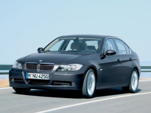 Biturbó benzinmotor a hármas BMW-ben