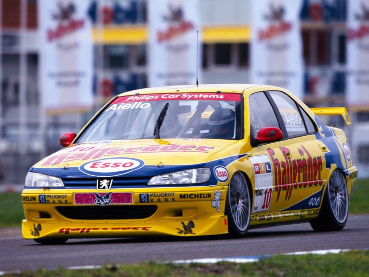 Laurent Aiello 1997-ben a DTM bajnoka lett egy 406 limuzinnal