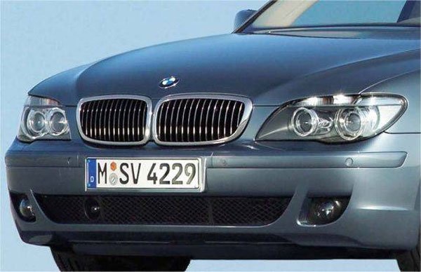 Előnyben a BMW és a Kia