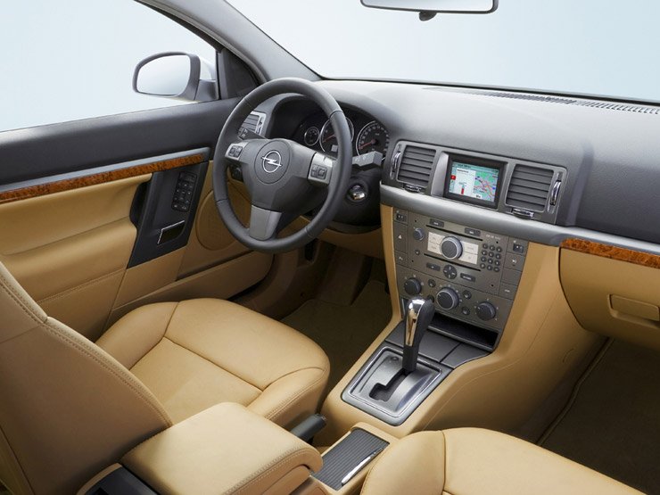 Kisebb a kormány átmérője, és egyszerűbben kezelhető a fűtés