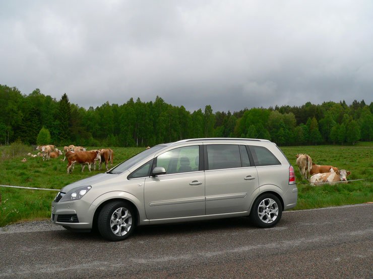 Vezettük: Új Opel Zafira – Hozza a formát 23