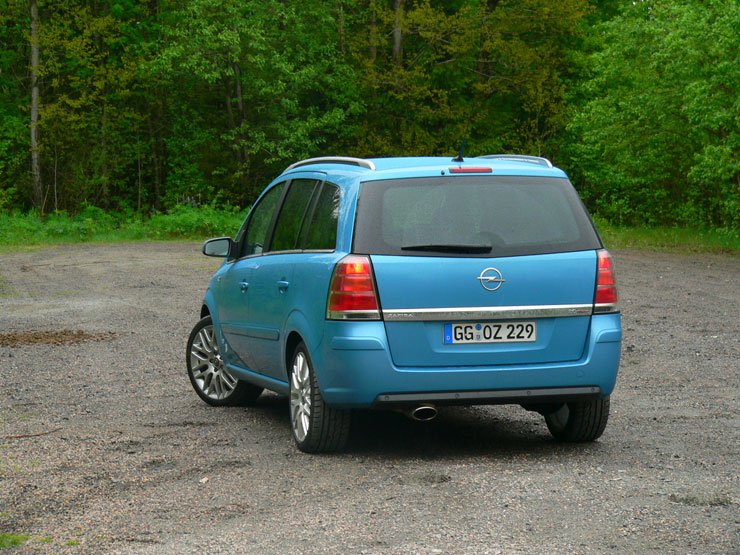 Vezettük: Új Opel Zafira – Hozza a formát 38