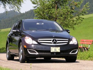 Vezettük: Mercedes R-osztály - Uram, teremtőm!