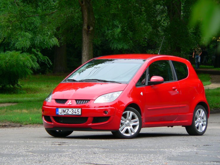 Teszt: Mitsubishi Colt CZT -Célozz, tűz! 16