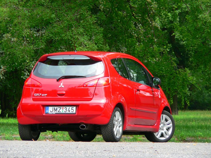 Teszt: Mitsubishi Colt CZT -Célozz, tűz! 49