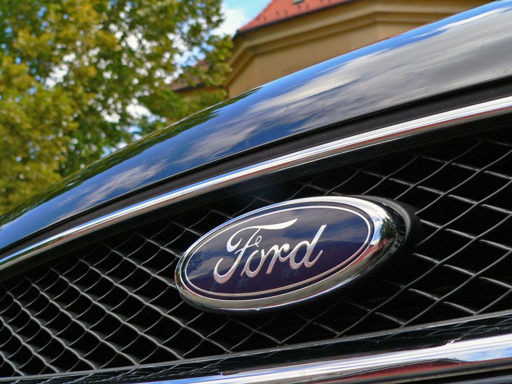 Teszt: Ford Focus 2.0 TDCi – Faros 9