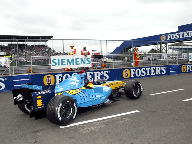 A McLaren uralkodott Silverstone-ban 15