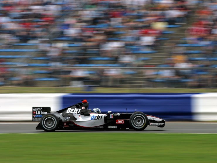 A McLaren uralkodott Silverstone-ban 19