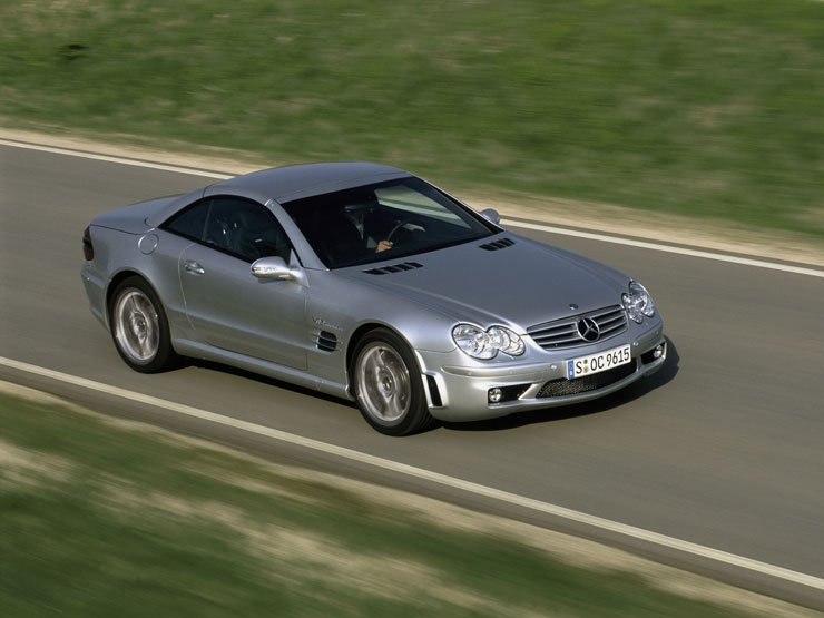 Tizenkét henger, több mint 600 lóerő, Mercedes SL 65 AMG a kabriók csúcsa