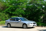 Teszt: Subaru Legacy 2.0 – Nem enged a lényegből 42