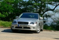 Teszt: Subaru Legacy 2.0 – Nem enged a lényegből 61