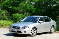 Teszt: Subaru Legacy 2.0 – Nem enged a lényegből 62