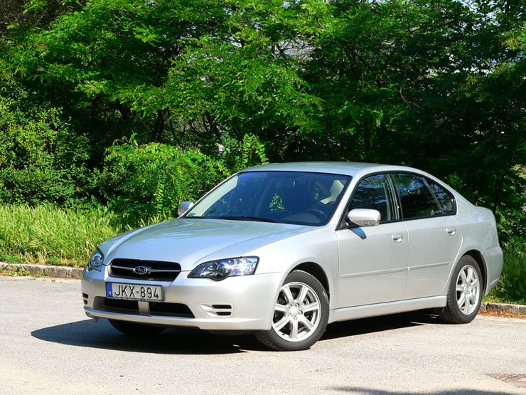 Teszt: Subaru Legacy 2.0 – Nem enged a lényegből 29