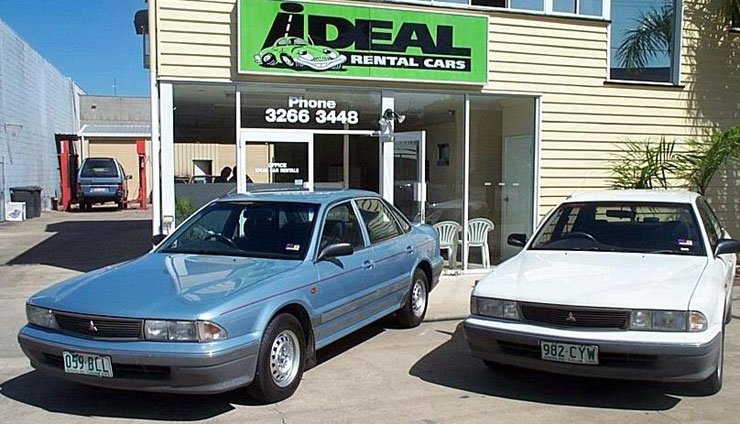 Reptéren a nagy nemzetközi társaságokat igénybe véve drágább és egyszerűbb az autóbérlés, mint egy helyi kisebb vállalkozástól