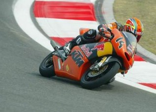 Bukása ellenére is vezet Talmácsi